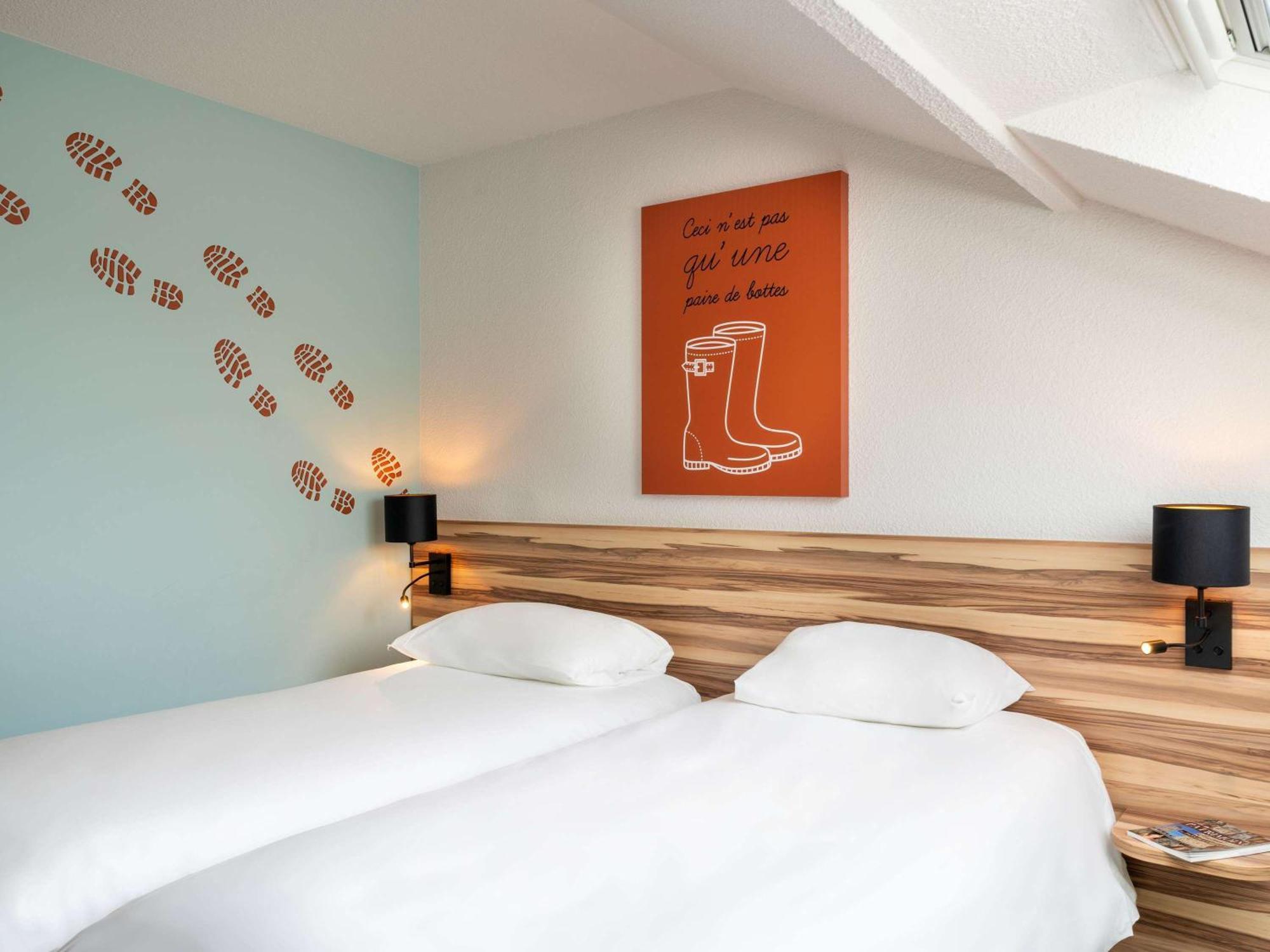 Ibis Styles Lisieux Normandie Экстерьер фото